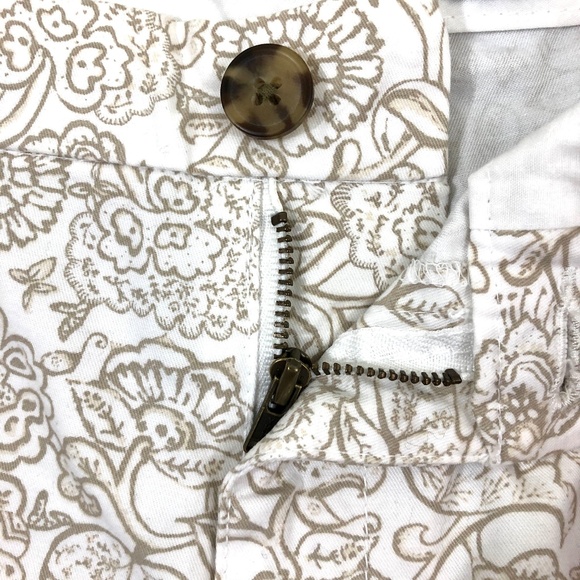 NWT Old Navy Floral Mid-Length Shorts - Picture 3 of 4